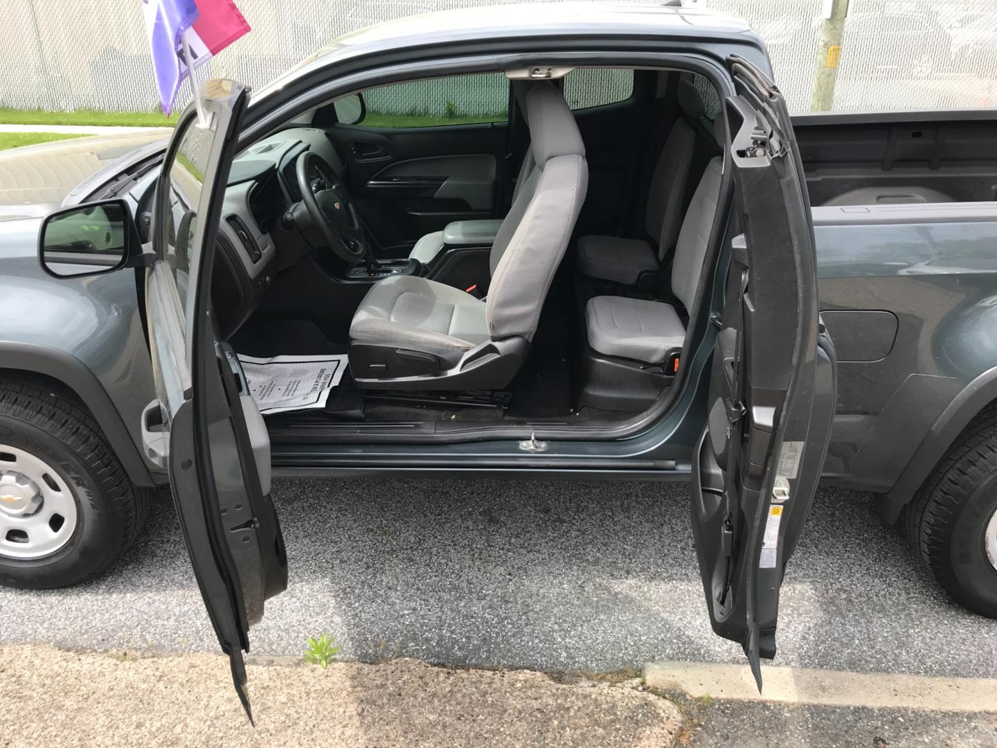 2015 Green /Gray Chevrolet Colorado Work Truck (1GCHSAEA4F1) with an 2.5 V4 engine, Automatic transmission, located at 577 Chester Pike, Prospect Park, PA, 19076, (610) 237-1015, 39.886154, -75.302338 - 2015 Chevrolet Colorado: Extended Cab (3-Door), remote start, backup camera, new PA inspection, runs LIKE NEW! This vehicle comes inspected and has been given a bumper to bumper safety check. It is very clean, reliable, and well maintained. We offer a unique pay plan that is known for being the e - Photo#18